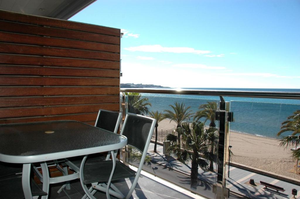 Apartamentos Las Palmas VII Family Only Salou Bilik gambar